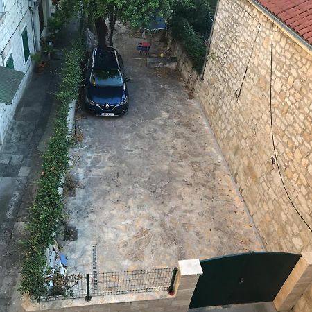 Studio In The Top Center Apartment Split Exterior photo