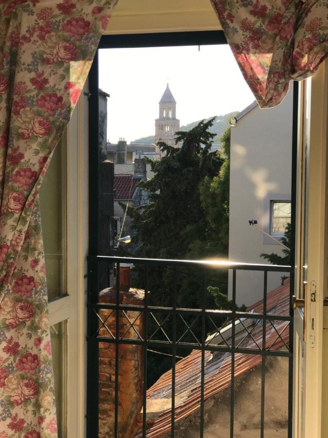 Studio In The Top Center Apartment Split Exterior photo